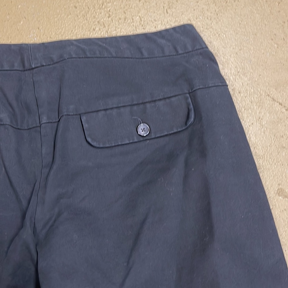 Old Navy Black Low Rise Cuffed Capri Pants Size 12 Regular - Picture 5 of 8